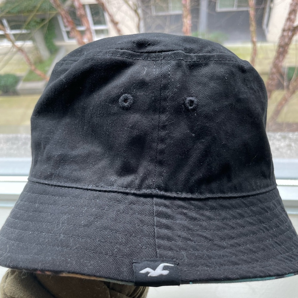 Reversible Holister Bucket Hat 💯 - Picture 5 of 5